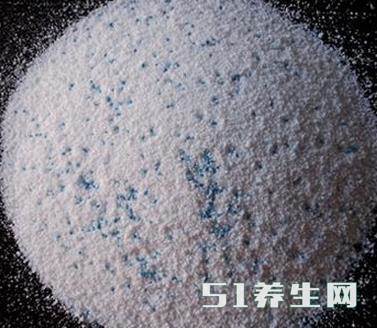 家里有这种洗衣粉吗？赶紧扔掉，彩漂粉致癌物超标真相揭秘